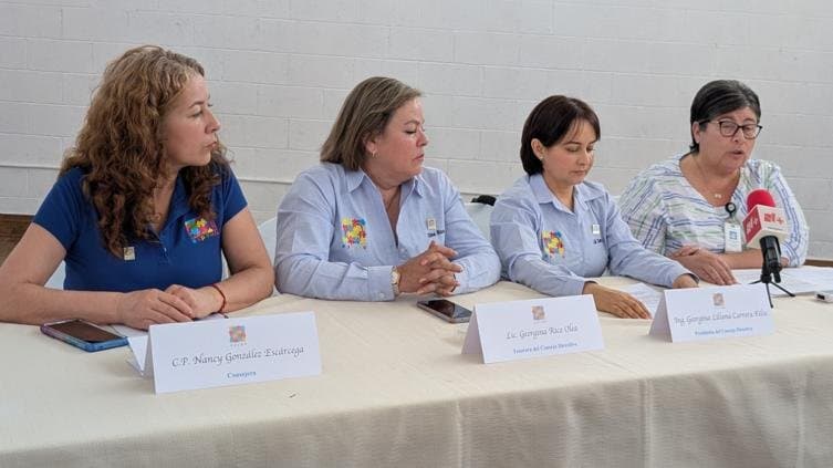Mesa directiva de ESPAU en evento institucional